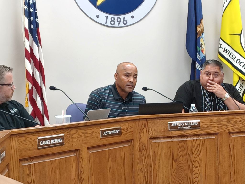 Mullins Shares Concerns Over City Manager Situation